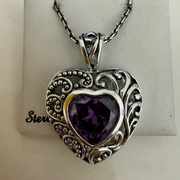 Vintage Heart Pendant Necklace- Silver - Picture 7 of 9